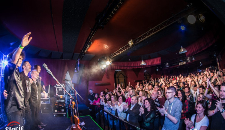 Čechomor zazpíval dvakrát Budějcím