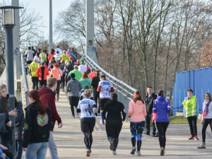 Winter Run se zúčastnila početná skupina běžeckých nadšenců