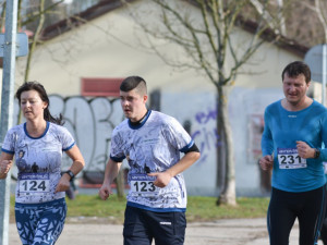 Winter Run se zúčastnila početná skupina běžeckých nadšenců