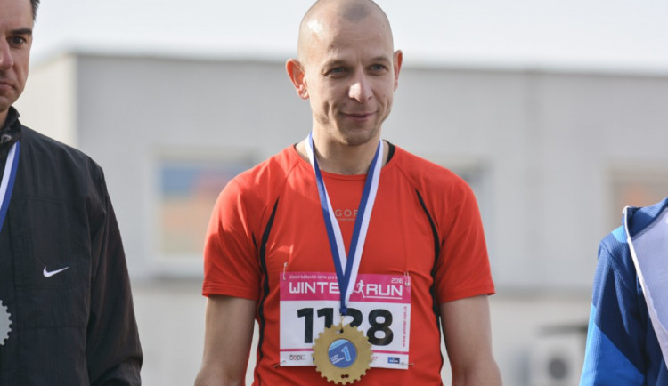 Winter Run se zúčastnila početná skupina běžeckých nadšenců