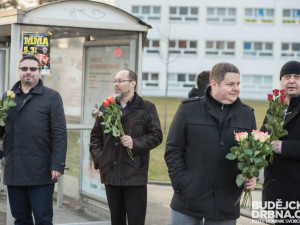 Dopravní podnik rozdával ženám růže k MDŽ