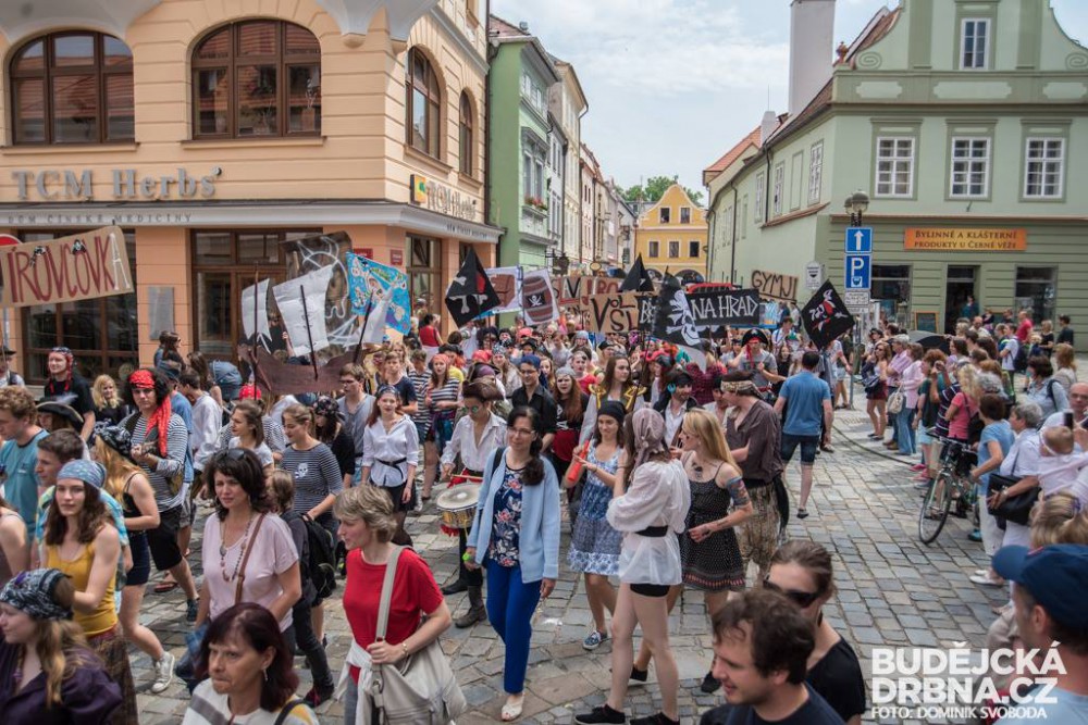 Majálesový průvod 2016