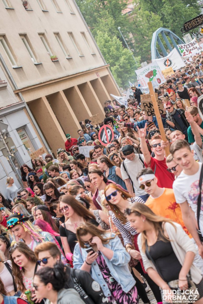 Majálesový průvod 2016