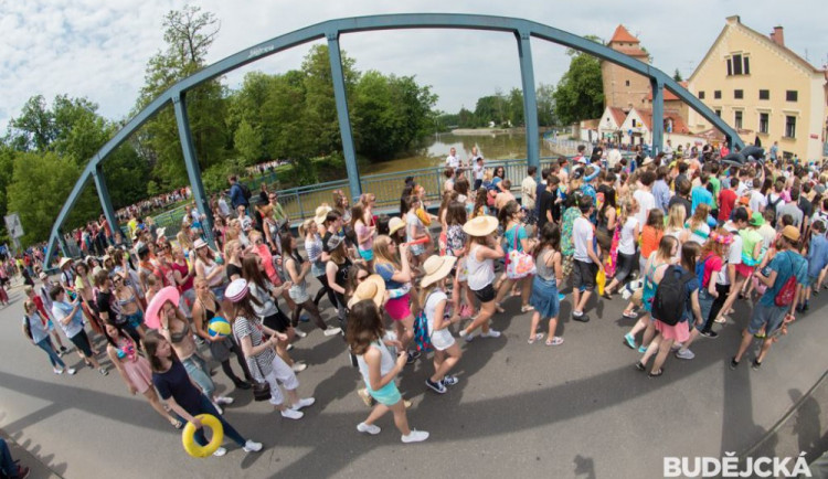 Majálesový průvod 2016