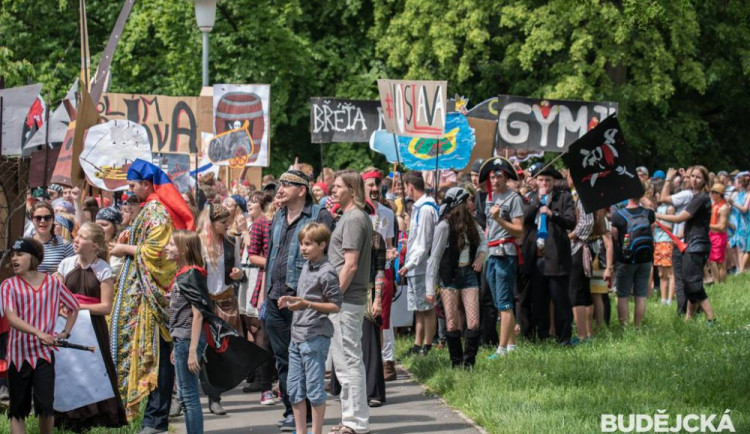 Majálesový průvod 2016