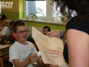 Předávání vysvědčení na konci školního roku 2015/2016
