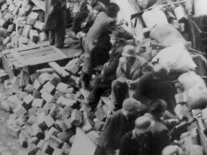 Teprve na pražských barikádách mohli parašutisté z Glucinia bojovat proti okupantům