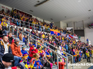 Motor porazil Ústí a v první třetině hrál ve speciálních dresech