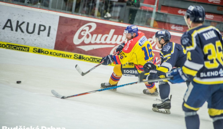 Motor porazil Ústí a v první třetině hrál ve speciálních dresech