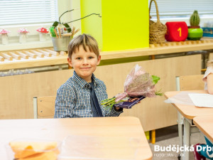 Předávání pololetního vysvědčení na ZŠ E. Destinové