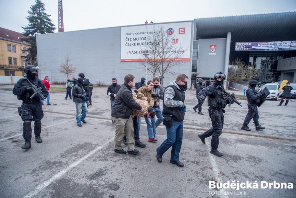 Policejní cvičení v Budvar aréně
