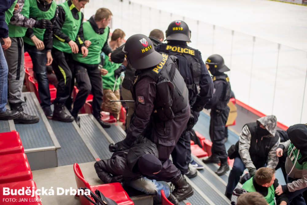 Policejní cvičení v Budvar aréně