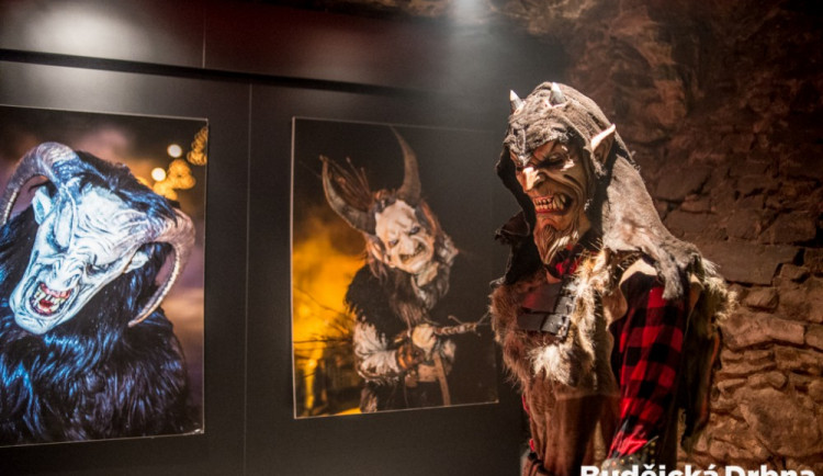 Do Galerie Krampus v Kaplici se opět vrátily alpské démonické bytosti
