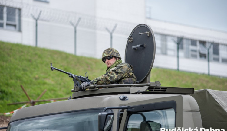 Safeguard 2017 - cvičení vojáků, policistů a specialistů ČEZ na ochranu Jaderné elektrárny Temelín proti teroristickému útoku