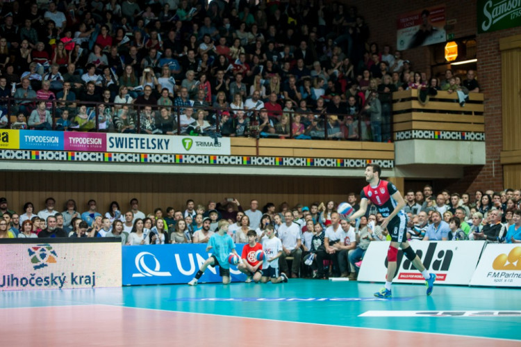 Jihostroj slaví po třech letech titul