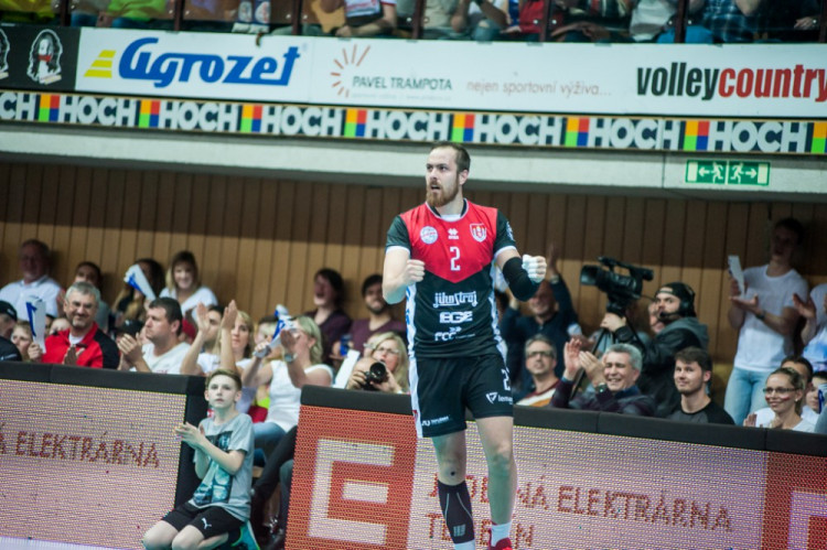 Jihostroj slaví po třech letech titul