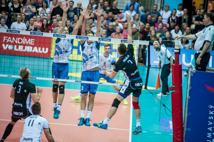 Jihostroj slaví po třech letech titul