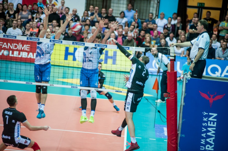 Jihostroj slaví po třech letech titul