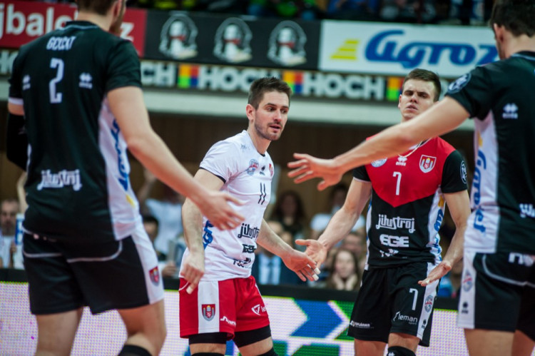 Jihostroj slaví po třech letech titul