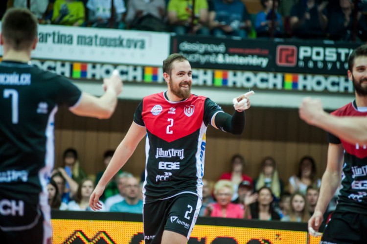 Jihostroj slaví po třech letech titul