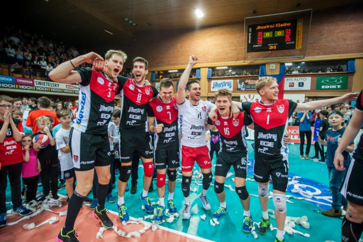 Jihostroj slaví po třech letech titul