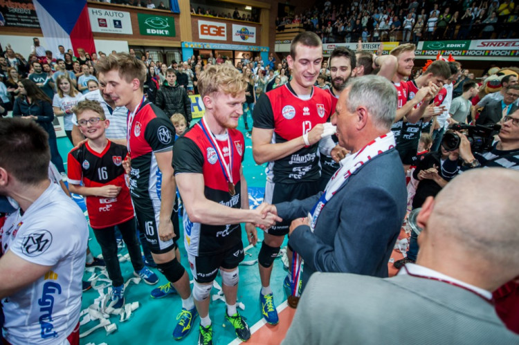 Jihostroj slaví po třech letech titul