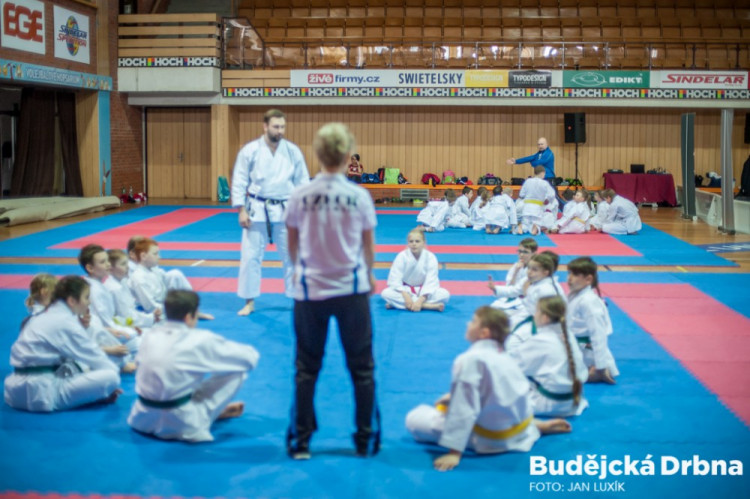 Sparing Camp 8