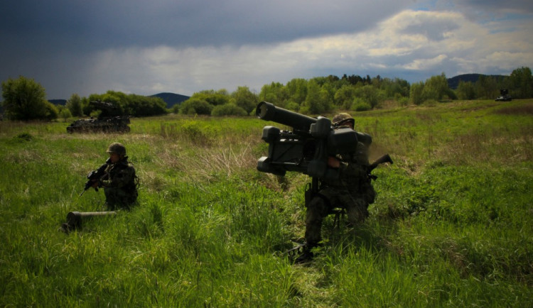 Den s 25. protiletadlovým raketovým plukem