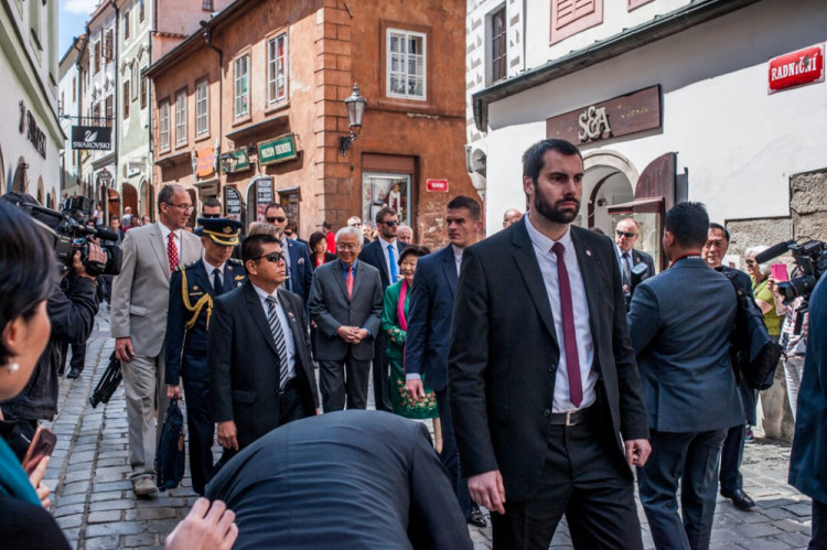 Singapurský prezident navštívil Český Krumlov