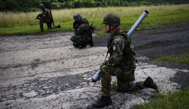 Strakoničtí vojáci nacvičují s jednotkami NATO, jak chránit vzdušný prostor nad Evropou