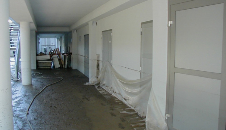 Povodeň 2002: Ledová plocha Budvar arény byla pod vodou