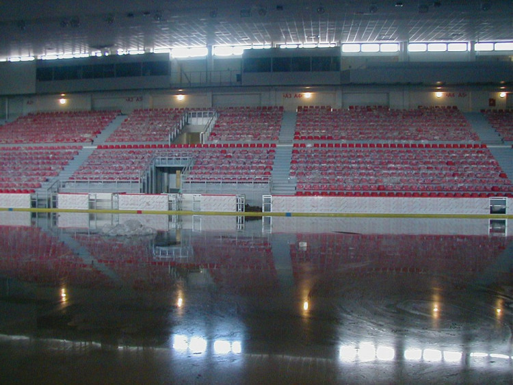 Povodeň 2002: Ledová plocha Budvar arény byla pod vodou
