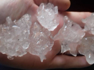 Kroupy z nedělní bouřky