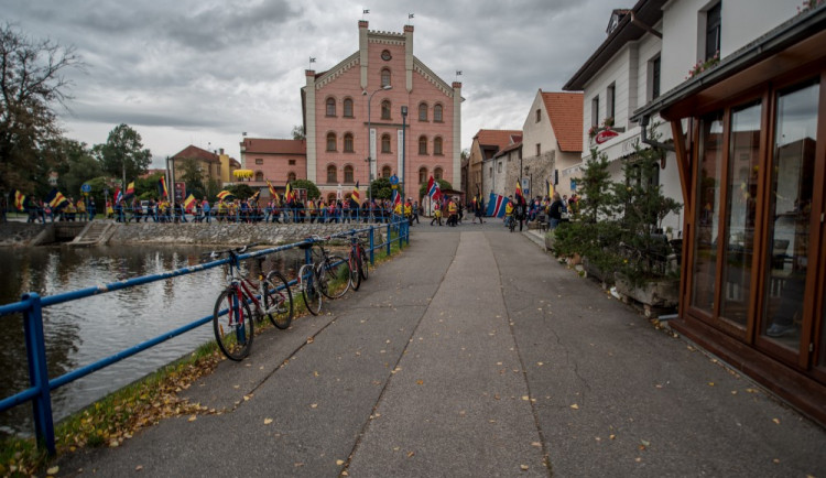 Průvod fanoušků Motoru