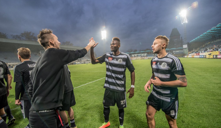 Dynamo porazilo ve šlágru kola Opavu 2:1 a ve ligu