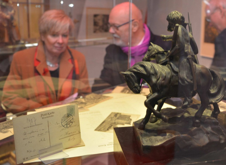 Hejtmanka Stráská během Dne válečných veteránů zahájila v Jihočeském muzeu výstavu „První světová válka – léta zkázy a bolesti“