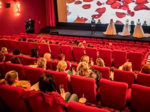 Listopadová Dámská jízda v CineStaru