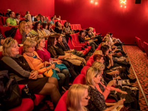 Listopadová Dámská jízda v CineStaru