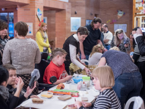 Děti z Arpidy napekly perníčky pro papeže