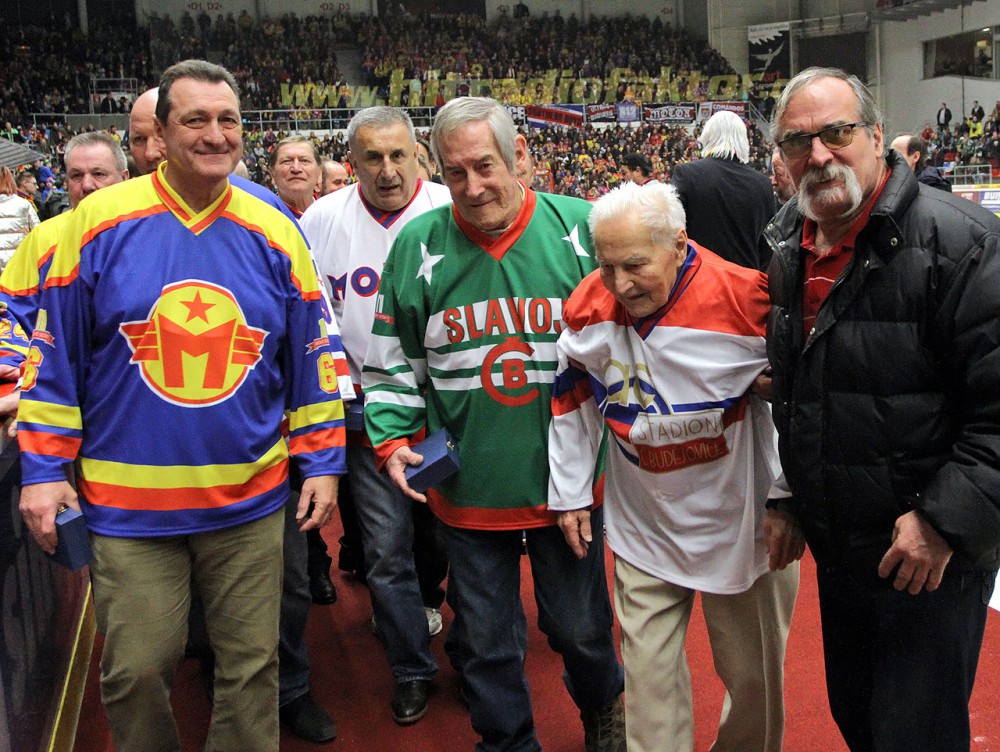 hokejov-legendy-pohromad-zleva-jaroslav-korbela-jaroslav-pouzar