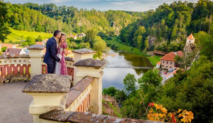 Na svatbě jsme svatebčanům v patách, říkají Bára Fuhrmannová a Nela Pazourková