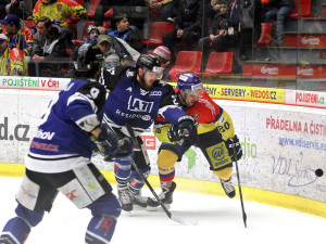 Fillman bojuje o kotouč s Jakubem Kotalou