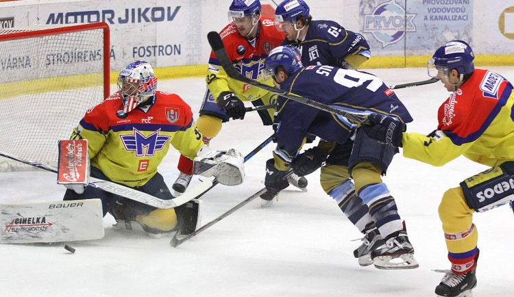 Velká šance Jakuba Strnada v první třetině, kterou Kváča kryl