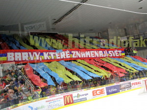 Fanoušci si v úvodním semifinálovém duelu připravili poutavou choreografii