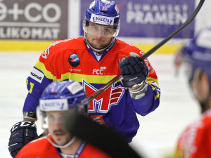 Motoru trvalo pouhých osmnáct sekund, aby se dostal v druhém semifinálovém duelu zásluhou Miloslava Čermáka do vedení