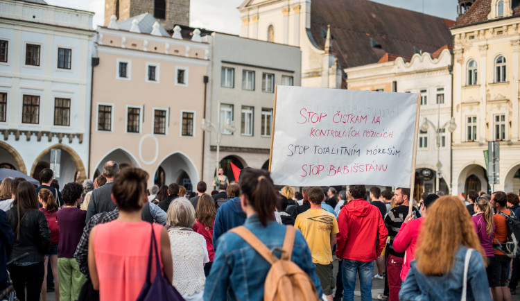 Protest proti plíživé totalitě ANO