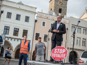Protest proti plíživé totalitě ANO