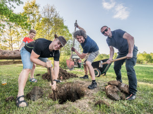 Stavění májky v Chlumci 2018
