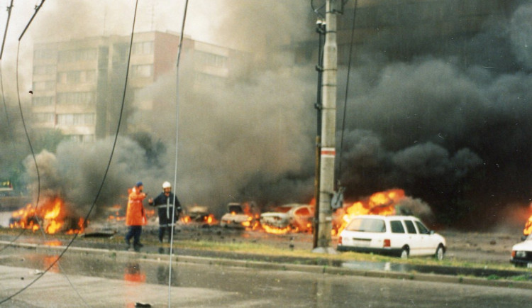 Pád stíhaček na sídliště Vltava