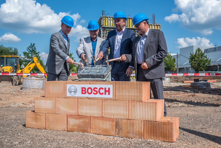 Otevření parkovacího domu a zahájení stavby vývojového centra společnosti Robert Bosch